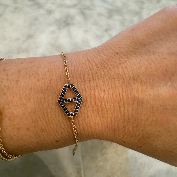 Walters Faith 18k Hexagon Sapphire bracelet - Picture 2 of 8